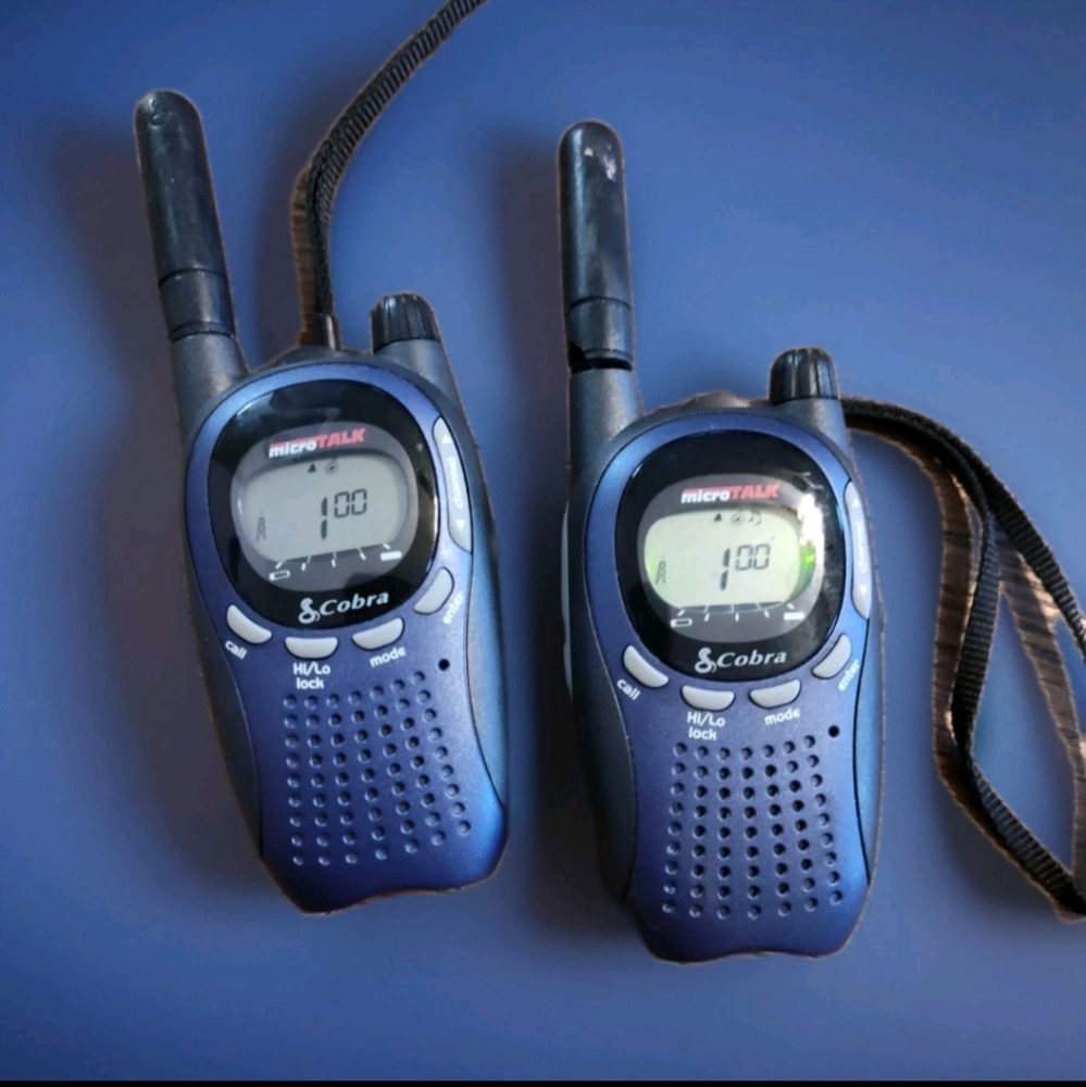 Cobra microTALK PR4000-2WX / PR945 DX FRS/GMRS Two-Way Radio Walkie-Talkie - Picture 3 of 6
